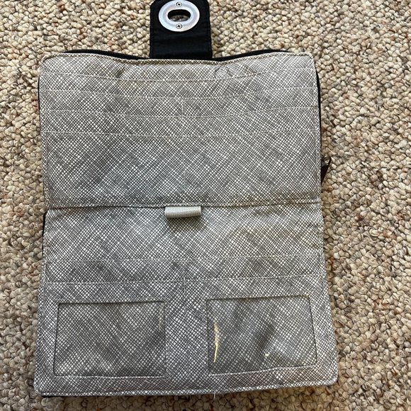 Bella Taylor Black Cash System Wallet - Picture 5 of 9